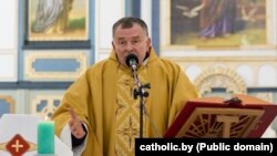 Зьняволены сьвятар Генрых Акалатовіч, архіўнае фота