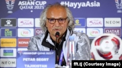 Главный тренер сборной Таджикистана Петр Сегрт