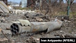 За словами Євгена Силкіна, курсанти виїжджають до кордону, здійснюють обстріл і виїжджають назад