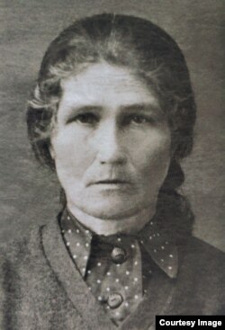 Евгения Ивановна Бурковская в эвакуации, 1942 год. Коми АССР