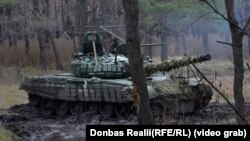 Танкісти 4-ї ОТБр ЗСУ стримують війська РФ на Лиманському напрямку