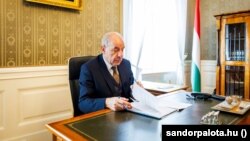 Тамаш Шуйок був обраний президентом Угорщини 26 лютого після відставки його попередниці Каталін Новак