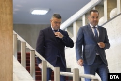 Бившите вътрешни министри Атанас Илков (вляво) и Калин Стоянов в МВР, 27 август 2024 г.