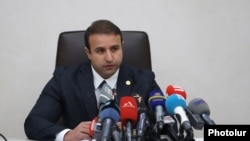 «Քաղաքացիական պայմանագրի» պատգամավոր Հայկ Սարգսյան, արխիվ