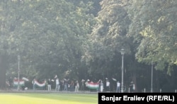 Рахмонду даңазалап чыккан активисттер.