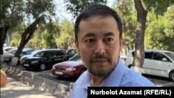 Нуржигит Кадырбеков Улуттук коопсуздук боюнча мамлекеттик комитетке суракка кирип бараткан учур. 22-август, 2024-жыл.