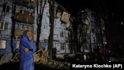 «Попередньо ракета ЗРК «С-300» влучила по п’ятиповерховому будинку, внаслідок чого відбулося його руйнування»