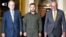 Слева направо: лидер республиканского меньшинства в Сенате США Митч Макконнелл, президент Украины Владимир Зеленский, лидер демократического большинства в Сенате Чак Шумер, 21 сентября 2023 года