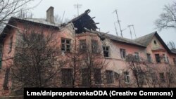 Сім багатоповерхових і чотири приватні будинки, а також господарська споруда отримали пошкодження