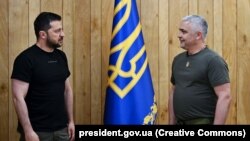 Президент України Володимир Зеленський (ліворуч) і Олег Кіпер у день призначання його головою Одеської обласної військової адміністрації. Одеса, 31 травня 2023 року 