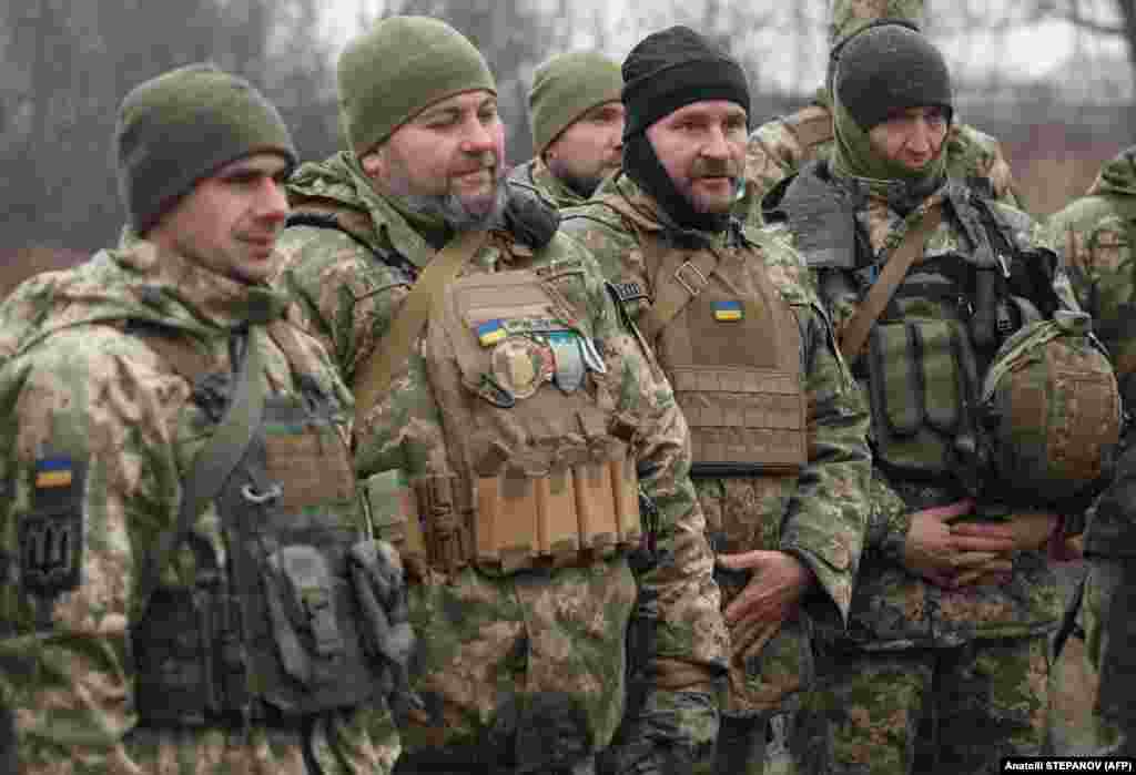 На видео в социальных сетях, предположительно, запечатлён момент, когда подразделение сбило беспилотник &laquo;Шахед&raquo; из зенитной установки ЗУ-23-2 и автоматов АК-74 во время российской ракетной атаки.&nbsp; Азаттык не имеет возможности проверить сообщения с поля боя&nbsp;