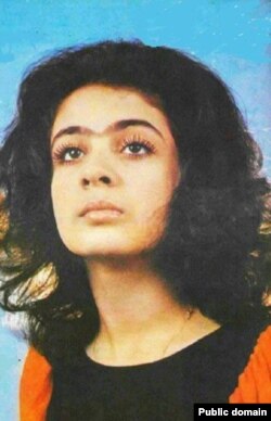 تصویر بیتا فرهی روی جلد یکی از مجلات پیش از انقلاب