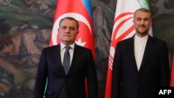 Իրանի և Ադրբեջանի ԱԳ նախարարներ Հոսեյն Ամիր Աբդոլահիան և Ջեյհուն Բայրամով, Մոսկվա, 5-ը դեկտեմբերի, 2023թ.