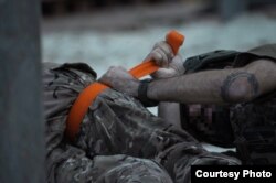 Кожен військовий має вміти зупиняти кровотечу, бо чекати бойового медика чи лікаря – можна просто стекти кров’ю