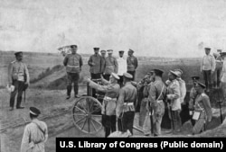 One of a handful of cart-mounted machine guns used by Russian forces during the war