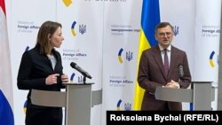 Прес-підхід міністрів Кулеби та Слот