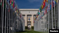 BMG-niň Ženewadaky binasy. Arhiw suraty. 