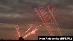 «По предварительным данным, по состоянию на 09:30, противовоздушной обороной сбито/подавлено 52 вражеских БпЛА типа Shahed, «Гербера» и дронов других типов на востоке, юге и центре страны»