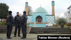 Полиция Ислам борборунун жанында. Гамбург. 16-ноябрь, 2023-жыл