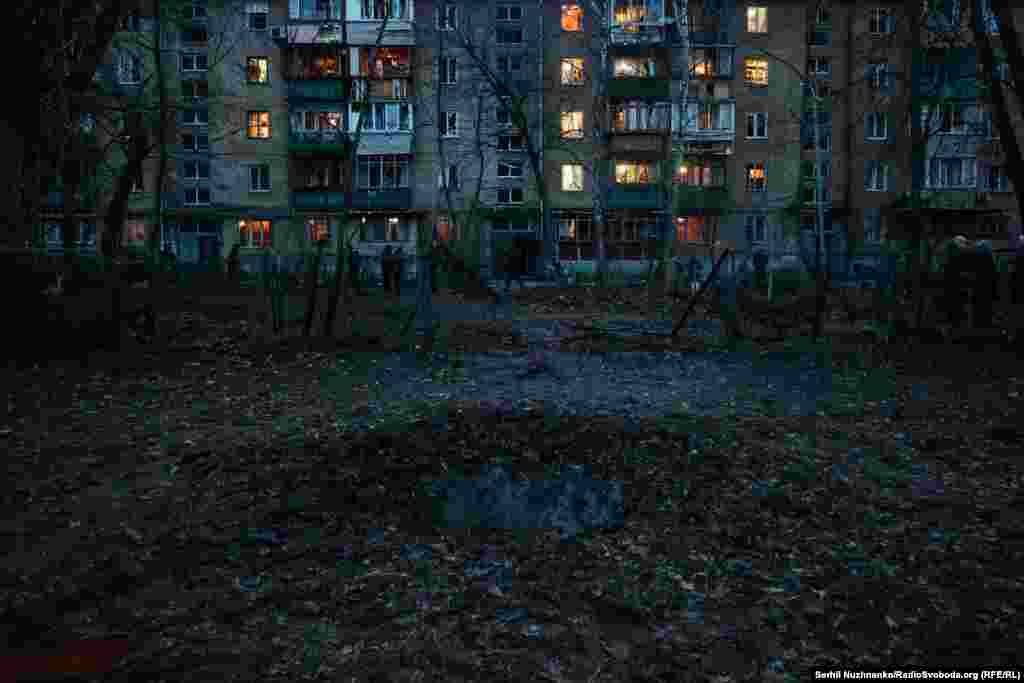 Пошкоджений житловий будинок в Солом&#39;янському районі Києва. Зафіксовано падіння уламків також у Голосіївському, Печерському та Дніпровському районах столиці