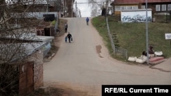 Нократ Аланы, сугыштан кайткан тоткын Иван Россомахин бу авылда бер хатын-кызны үтергән