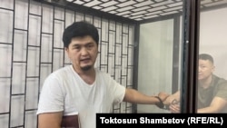 Адилет Балтабай акыркы сот жараянында. 2022-жылдын 27-июлу. Бишкек шаардык соту, Кыргызстан.