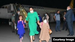 Возвращение из Сирии 146 таджикских детей и женщин. Фото НИАТ "Ховар"