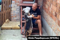 У шелтері, який створив переселенець з Сєвєродонецька Євген Дубовіков, у Дніпрі для жителів Донбасу, серпень 2022 року