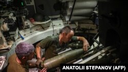 «Боєприпаси – ось де Україні доводиться боротися. Ми вже знаємо, що в деяких випадках в Україні спостерігається голод у артбоєприпасах»