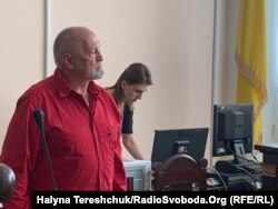 Художник Олесь Дзиндра у залі суду