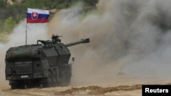 Поточний пакет допомоги включає 16 гаубиць, дві з яких незабаром надійдуть на озброєння української армії