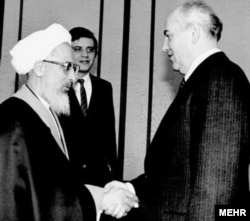 دیدار گورباچف با عبدالله جوادی آملی، فرستاده آیت‌الله خمینی در دی‌ماه ۱۳۶۷