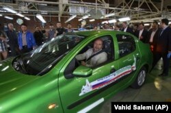 خودرو رونا تولید ایران خودرو در اولین گروه از خودروهای صادراتی ایران به روسیه در سال ۲۰۱۴