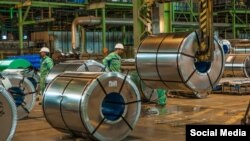 مدیرعامل فولاد خوزستان اعلام کرده که روس‌ها با عرضه کالا به زیر قیمت، سوار بازار شده‌اند