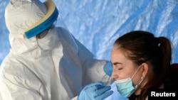 Внаслідок інфікування, за офіційними даними, померли 26 працівників