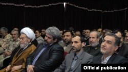 حمید بقایی در کنار علیرضا مقیمی در مراسم معارفه وی به عنوان مدیر منطقه آزاد ارس