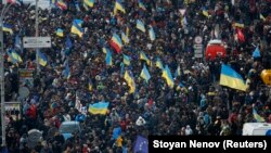 Шеруге шыққан халық. Киев, 3 желтоқсан 2013 жыл.