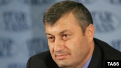 В 2011 году у Южной Осетии будет новый президент. Этот своеобразный новогодний подарок республике преподнес ее нынешний лидер Эдуард Кокойты