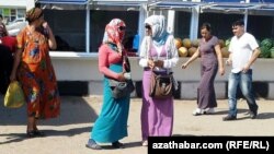 Lebabyň "gara bazarynda" amerikan dollary gymmatlady.