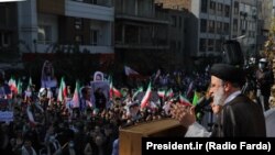 Էբրահիմ Ռայիսին ելույթ է ունենում 1979 թվականին ԱՄՆ-ի դեսպանատան գրավման օրվա առթիվ, Թեհրան, 4 նոյեմբերի, 2022թ.