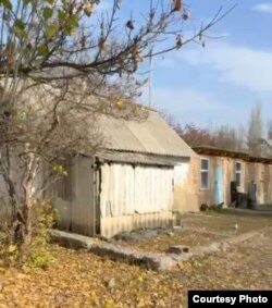 Жубайлар жашаган үй. Бала-Айылчы айылы, Москва району, Чүй.