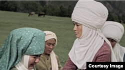 "Курманжан датка" тасмасынан алынган сүрөт. 