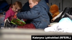 Українські діти, яких батьки вивезли від війни до Польщі