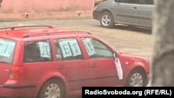 Такі машини почали з'являтися на вулицях Маріуполя