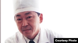 Султангазы Орозобеков.