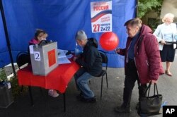 Голосування проходили без міжнародних спостерігачів та забезпечення таємності