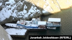 На Токтогульской ГЭС.