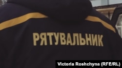 ДСНС зазначає, що російська армія продовжує цілеспрямовано обстрілювати рятувальників