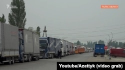 Фуры на  кыргызско-казахстанской границе. Иллюстративное фото