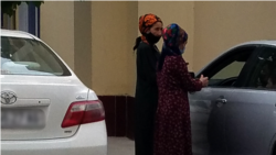 Diňle: Balkanabatda zenanlara sürüjilik resminamalary berlip başlandy